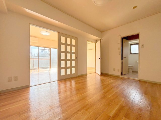 サンシャイン三津屋の洋室