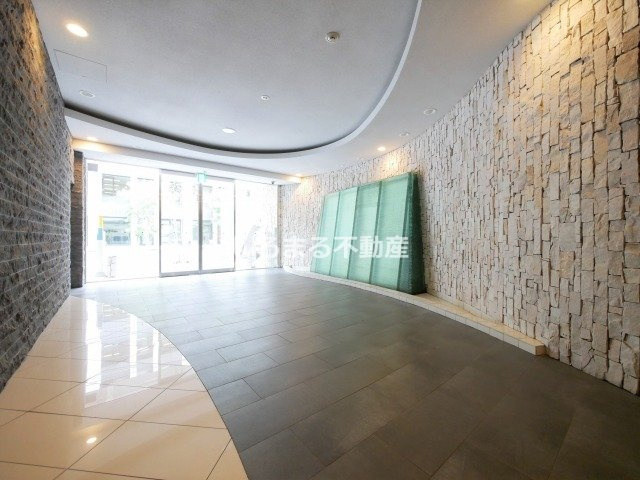 SERENiTE本町エコートのロビー