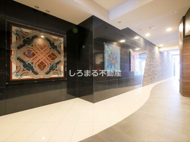 SERENiTE本町エコートのロビー