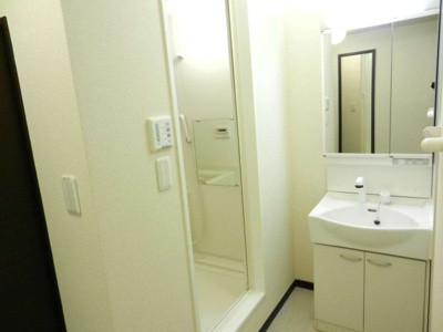 【洗面所】 | レオネクストルーポ | 浴室乾燥機つき！