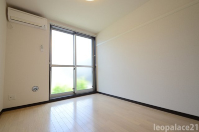 【設備】 | レオネクストルーポ | フローリング仕様でスタイリッシュなお部屋