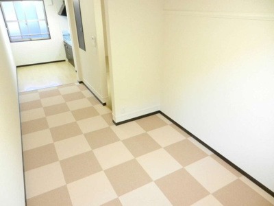 【玄関】 | レオネクストルーポ | 明るい日差しが差し込みます。