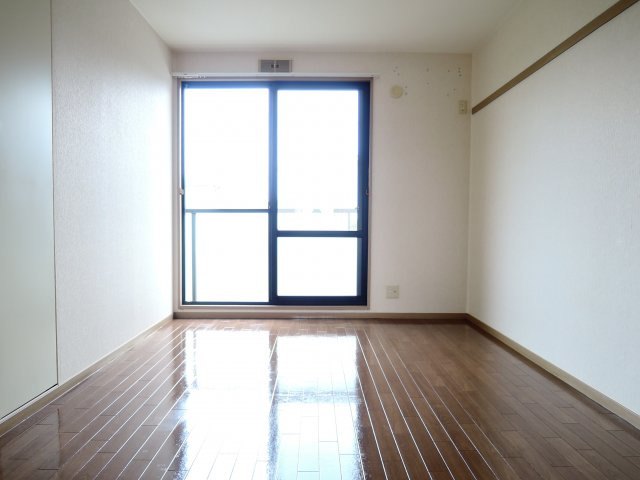 エルパティオ寿の洋室