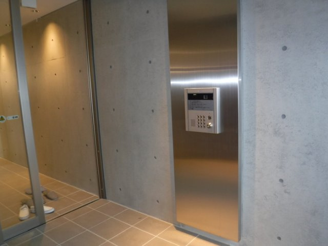 1/6th　ﾜﾝｼｯｸｽのエントランス