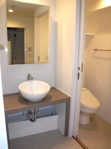 1/6th　ﾜﾝｼｯｸｽの洗面所