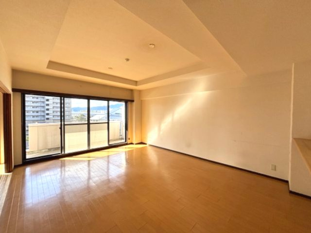 アーデンコート住吉川の居間・リビング