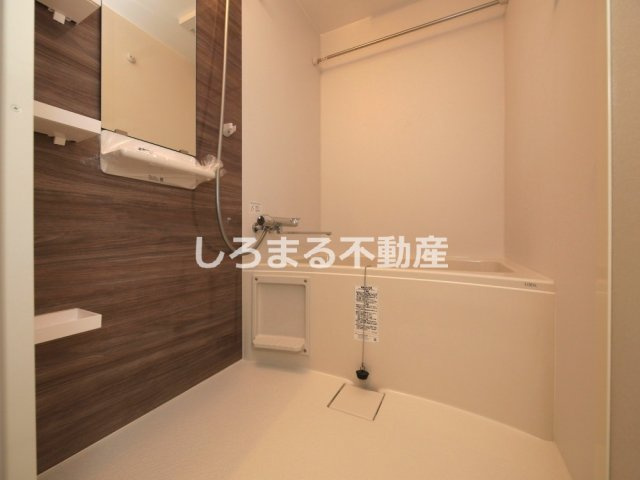 コンフォリア・リヴ淡路町一丁目の浴室