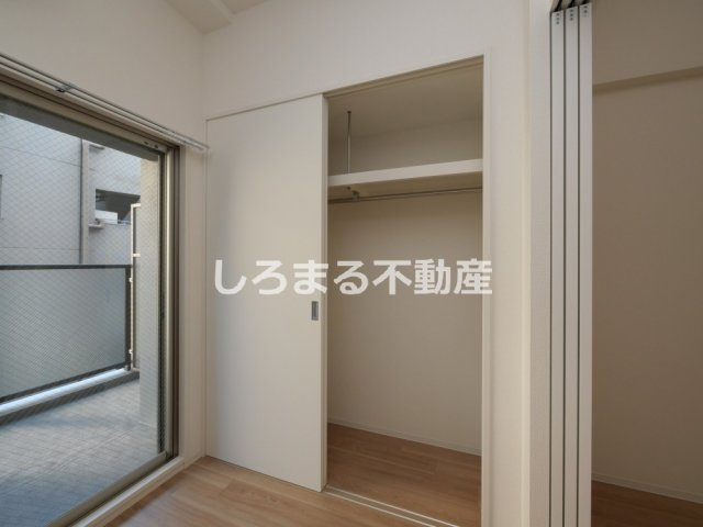 コンフォリア・リヴ淡路町一丁目の収納