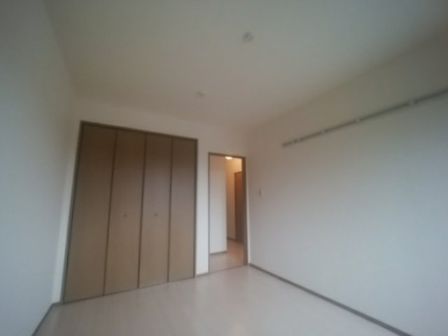 ルノワール瑞穂　ⅠⅡ番館の洋室