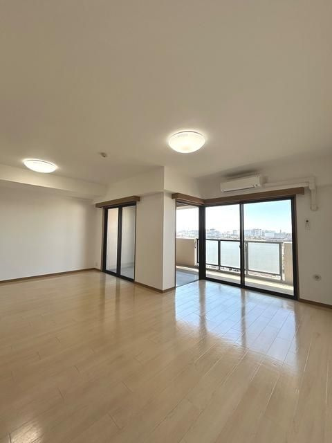 リーベスト西千葉の居間・リビング