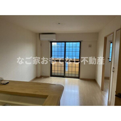 【居間・リビング】 | 小池花水木 | ※写真は別号室