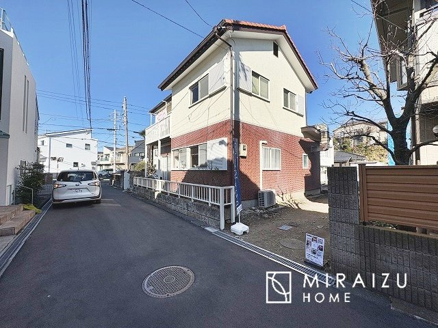 【前面道路含む現地写真】 | 陽の光をたっぷりと浴びながら気持ち良く生活が出来ます。夢のマイホーム、夢ではなく実現出来ます！見学・ご相談等、お気軽にご連絡下さい。