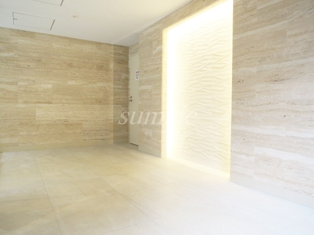 ＤＩＰＳ赤羽北ＥＡＳＴのロビー|落ち着いた色調のロビーです♪