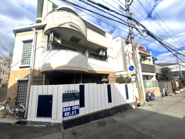 アクティ本山の外観