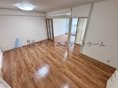 【居間・リビング】 | 夢野ハイタウン2号棟 | リビングの横の洋室と広々ＬＤＫとしてもお使い頂けます♪