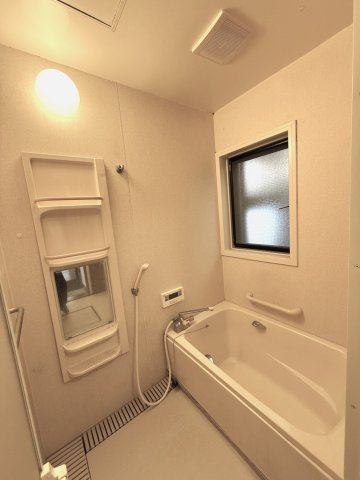 岡山市北区小山 中古住宅の浴室|◆浴室の様子です。