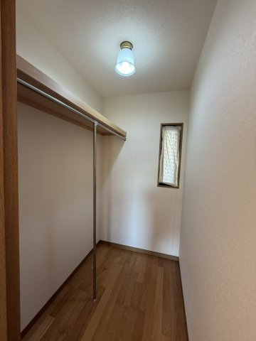 岡山市北区小山 中古住宅のその他|◆2階南西洋室側へウォークインクロゼットがございます。