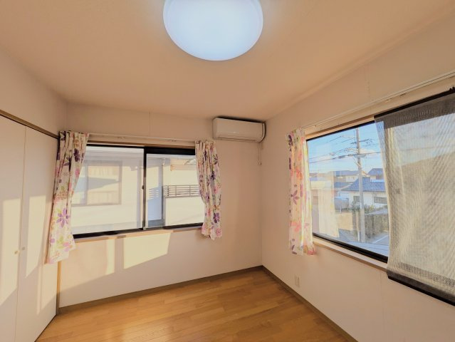 岡山市北区小山 中古住宅のその他|◆2階南東側洋室5.2畳の様子です。