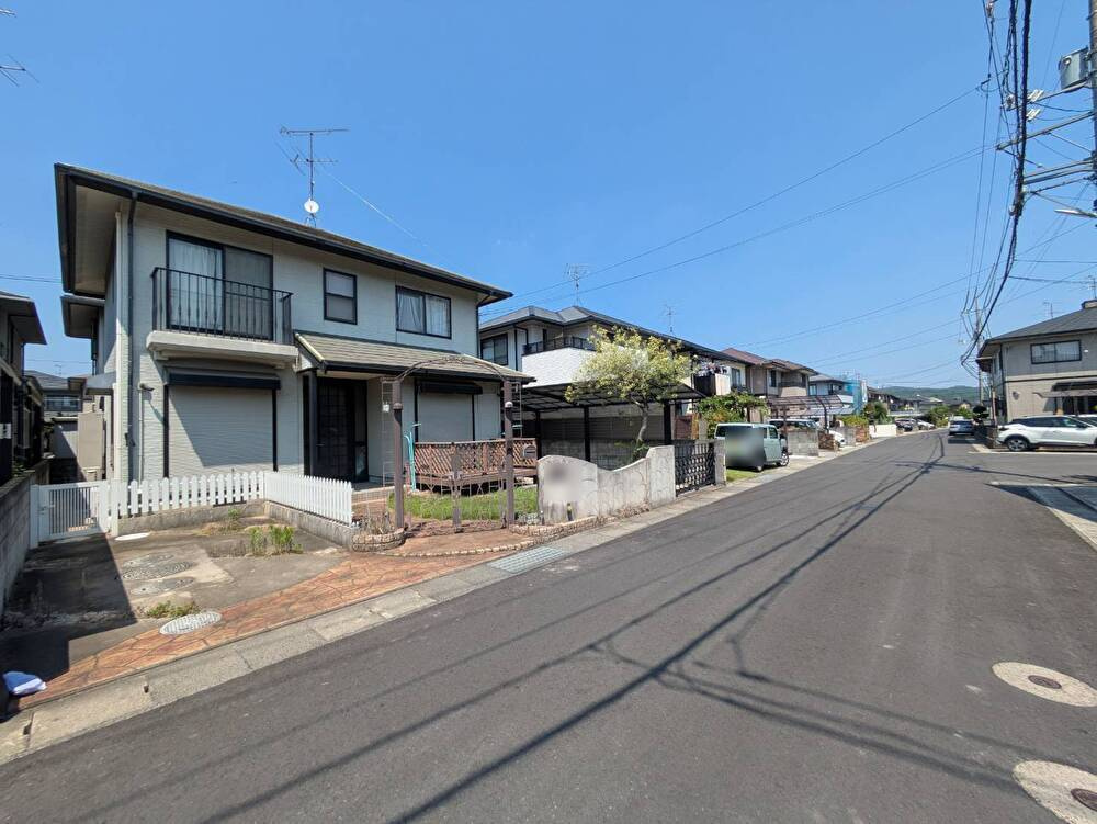 岡山市北区小山 中古住宅の前面道路含む現地写真|◆南西側より撮影しました。