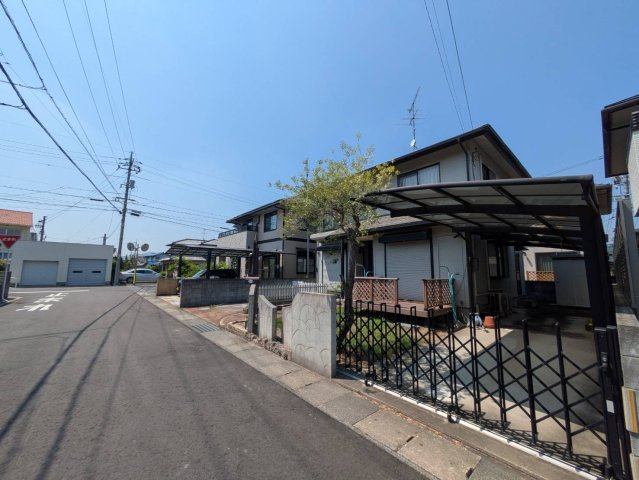 岡山市北区小山 中古住宅の前面道路含む現地写真|◆南東側より撮影しました。