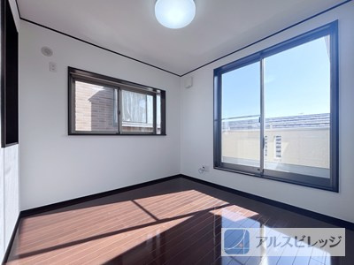 中古/朝霞市本町１丁目の洋室|落ち着いた色調の洋室です