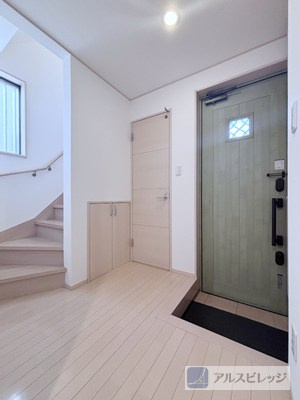 中古/朝霞市本町１丁目の玄関|大容量のシューズボックスもございます