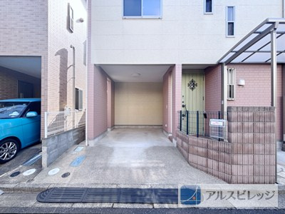 中古/朝霞市本町１丁目の外観|ビルドイン車庫付き
大切なお車を守ることができます。