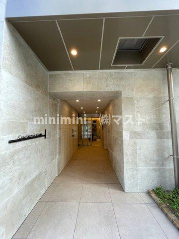 コンフォリア・リヴ北浜高麗橋のエントランス