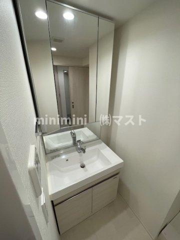 コンフォリア・リヴ北浜高麗橋の洗面所