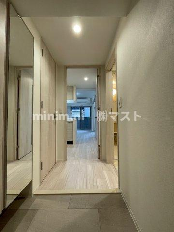 コンフォリア・リヴ北浜高麗橋の玄関