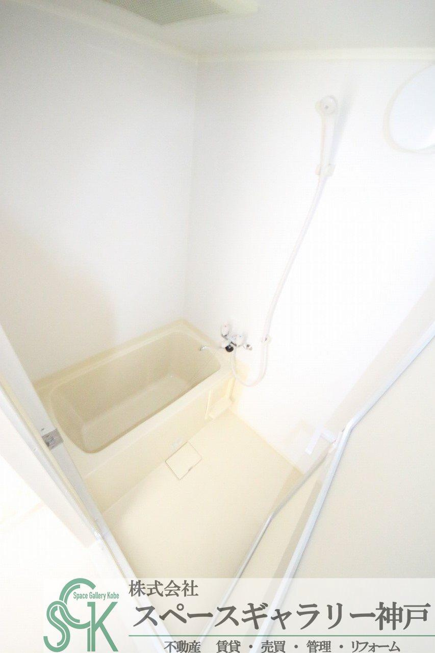 ルームズ学園北町の浴室|※お部屋により仕様が異なる場合があります。