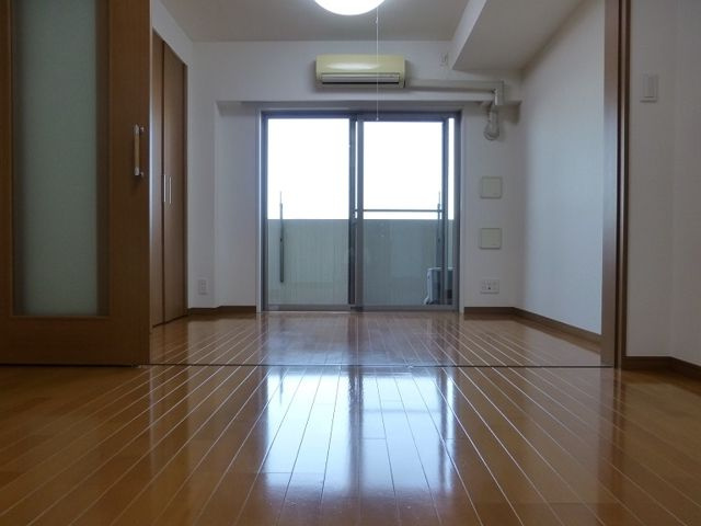 レジディア池尻大橋の居間・リビング