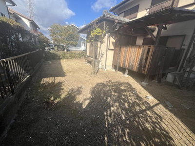 【庭】 | 北葛城郡広陵町馬見南5丁目