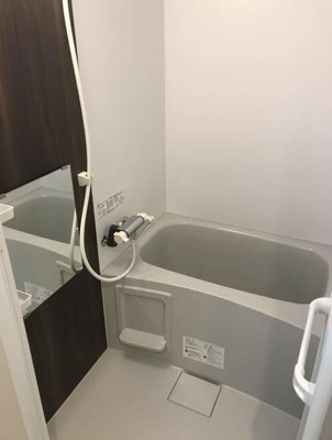 【浴室】 | リブリ・ちぐら | 浴室乾燥機付きバス。