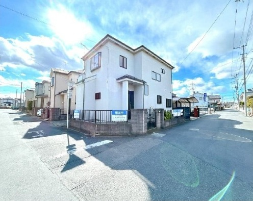 中古戸建　深谷市寿町50-3（リフォーム住宅）の前面道路含む現地写真