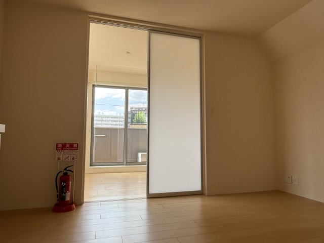 ｒｅｖｅｕｒ中野南台の居間・リビング