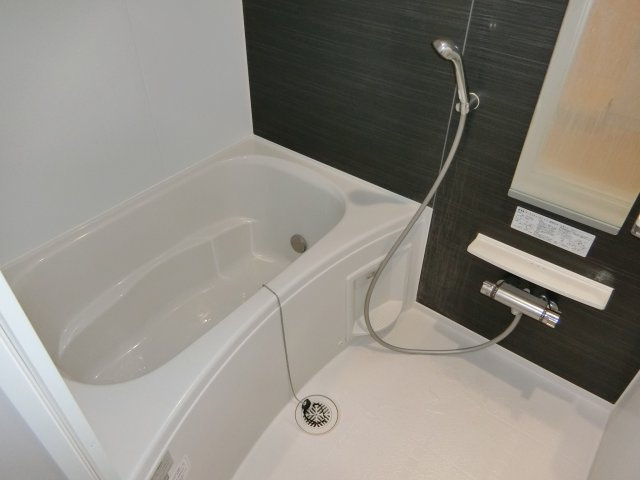 ｒｅｖｅｕｒ中野南台の浴室