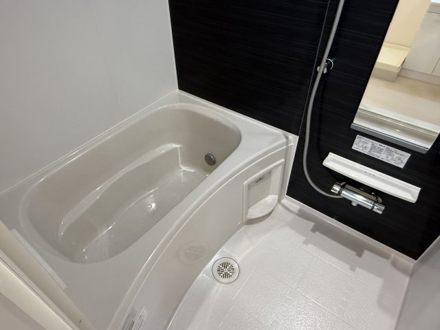 ｒｅｖｅｕｒ中野南台の浴室