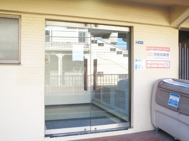 ウエストインパート13のエントランス|1階入口です☆