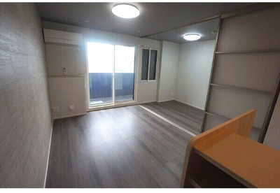 Rue加納本町の居間・リビング