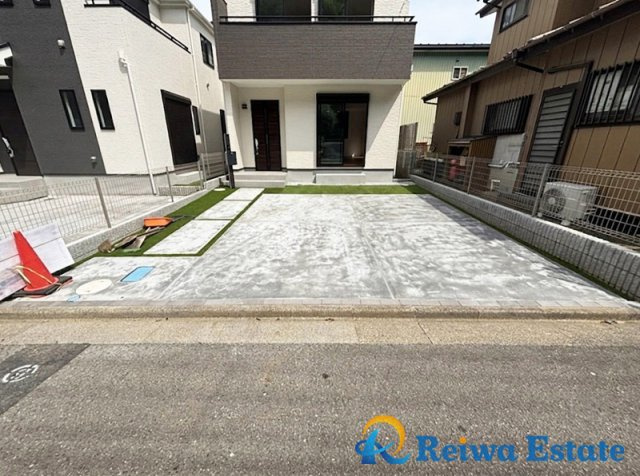 新築戸建　藤沢市大庭の駐車場