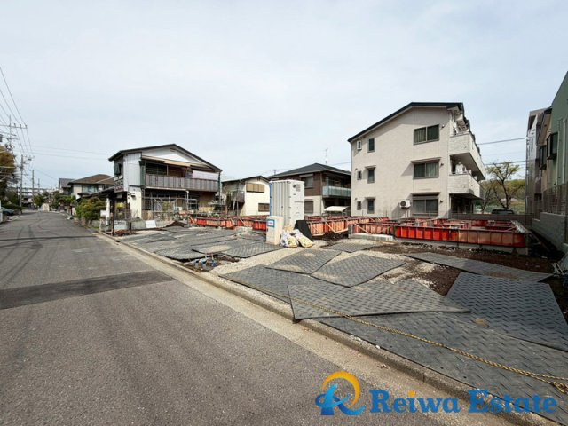 新築戸建　藤沢市大庭の前面道路含む現地写真