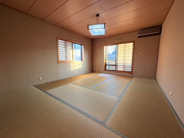 唐櫃台２丁目一戸建の和室|柔らかい畳が心地よい和室