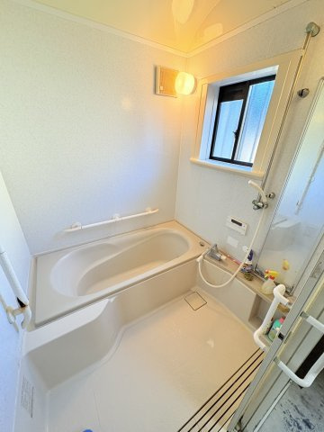 唐櫃台２丁目一戸建の浴室|コンパクトで使いやすいお風呂です