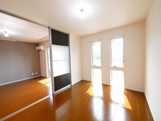 アミティエの内装|個人の部屋や寝室として使える洋室です