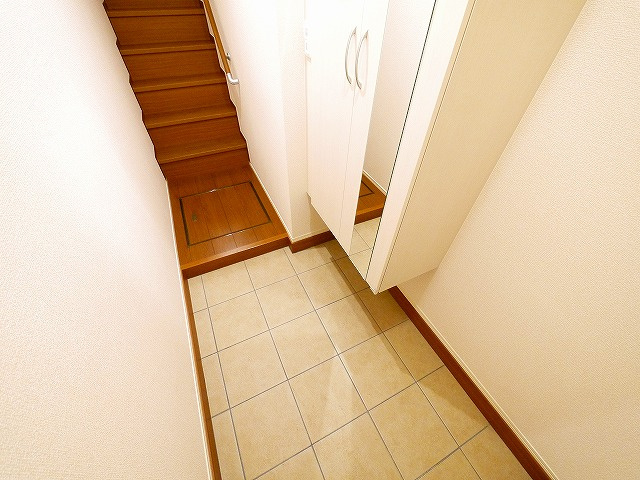 アミティエの玄関|収納もある玄関です