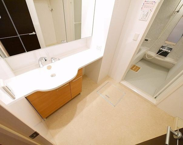 アミティエの洗面所|広い洗面スペース