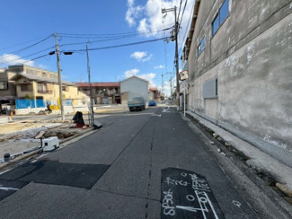 【前面道路含む現地写真】 | 香ヶ丘町１丁　新築分譲住宅　全６区画 | 一坪以上のゆとりのある浴室ですよ♪浴室乾燥機付きですので、雨の日でも洗濯物が干せますね！