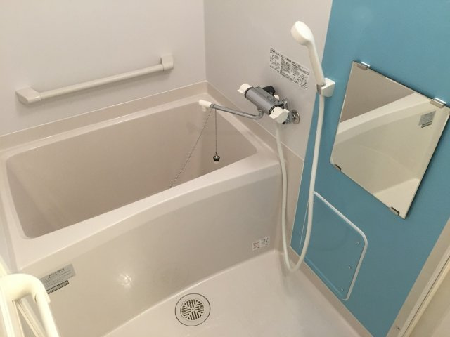 クレイノゾーンウイングソードの浴室|おしゃれなカラーパネル