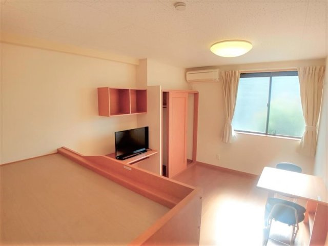 【居間・リビング】 | レオパレス柳川駅前 | 設備・使用は号室により異なる為、現況を優先致します。